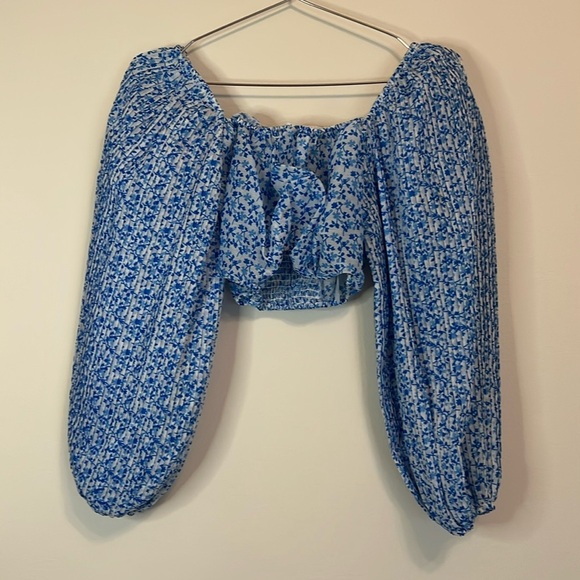 C/MEO Collective Smocked Cropped Puff Sleeve Blouse - Picture 3 of 8